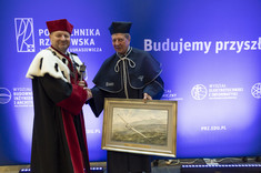 Od lewej: prof. P. Koszelnik i dr h.c. prof. K. Matyjaszewski,