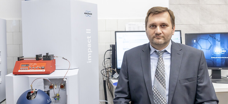 Prof. dr hab. inż. T. Ruman.